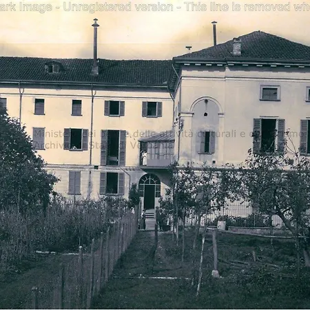 Апартаменты Chic Brand New At Palazzo Giuliani In Verbania *